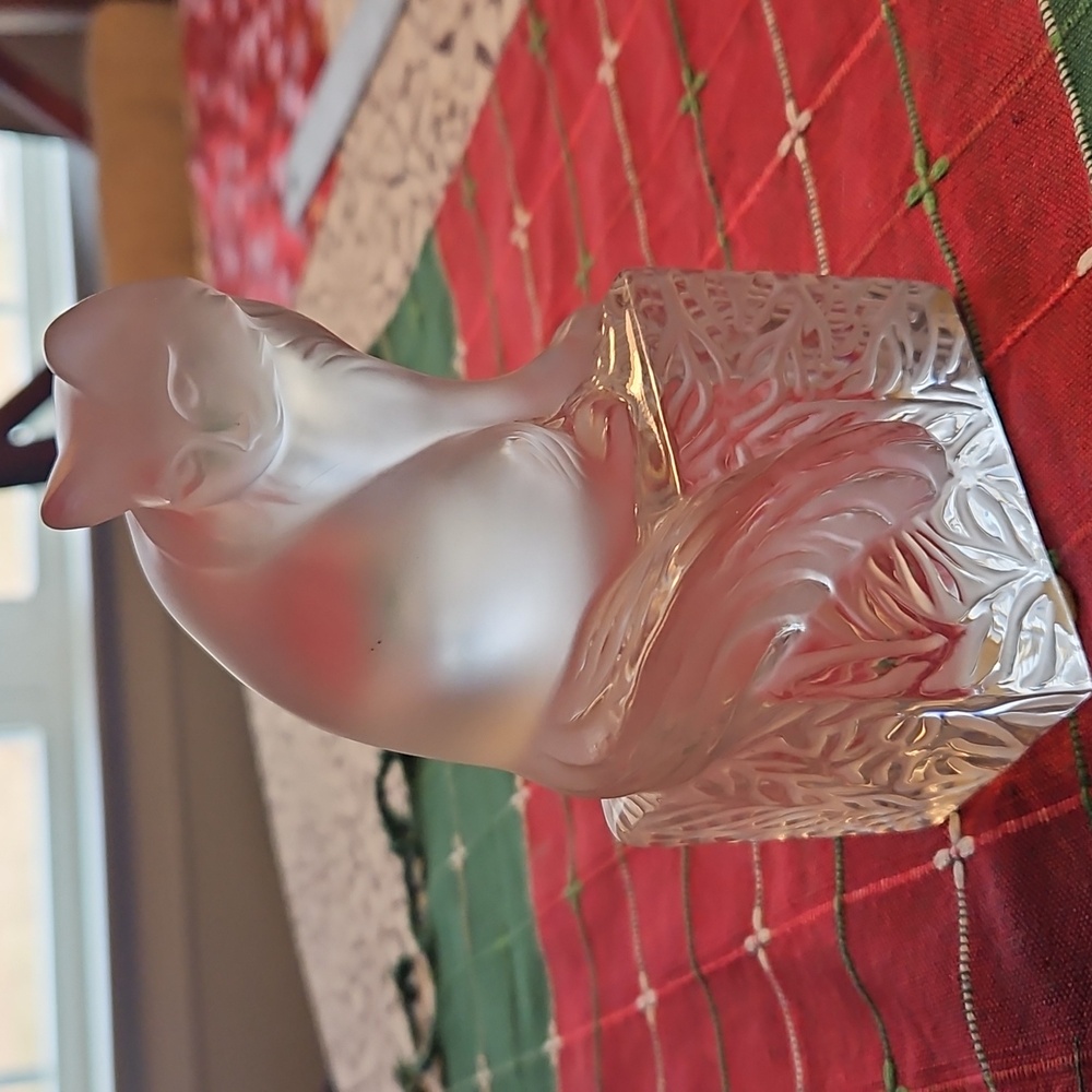 Lalique Frosted Crystal Cat Figurine